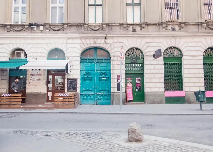 Goldcentral Gozsdu Apartament