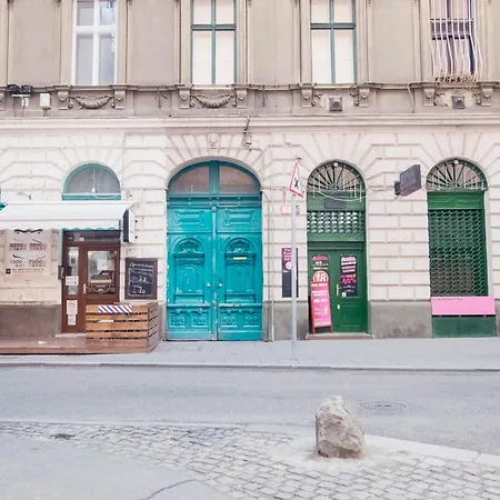 Goldcentral Gozsdu Διαμέρισμα