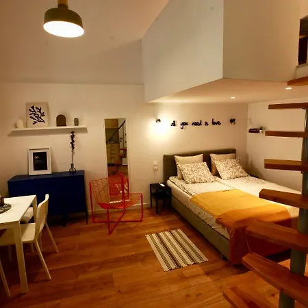 Goldcentral Gozsdu Apartamento *