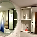 Goldcentral Gozsdu Apartment *